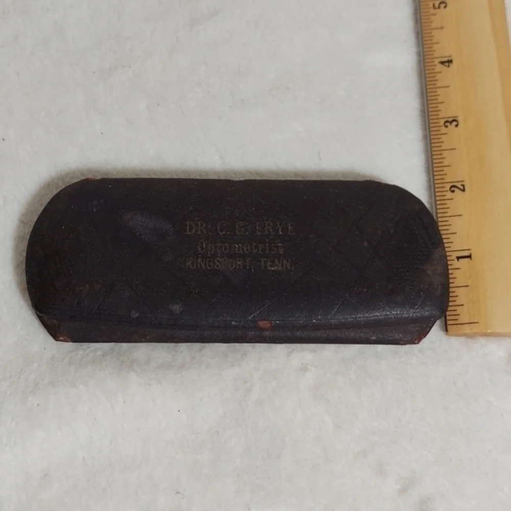 Vintage‎ Goldtone Prescription Eyeglasses Original case with optometrists name - Picture 10 of 12